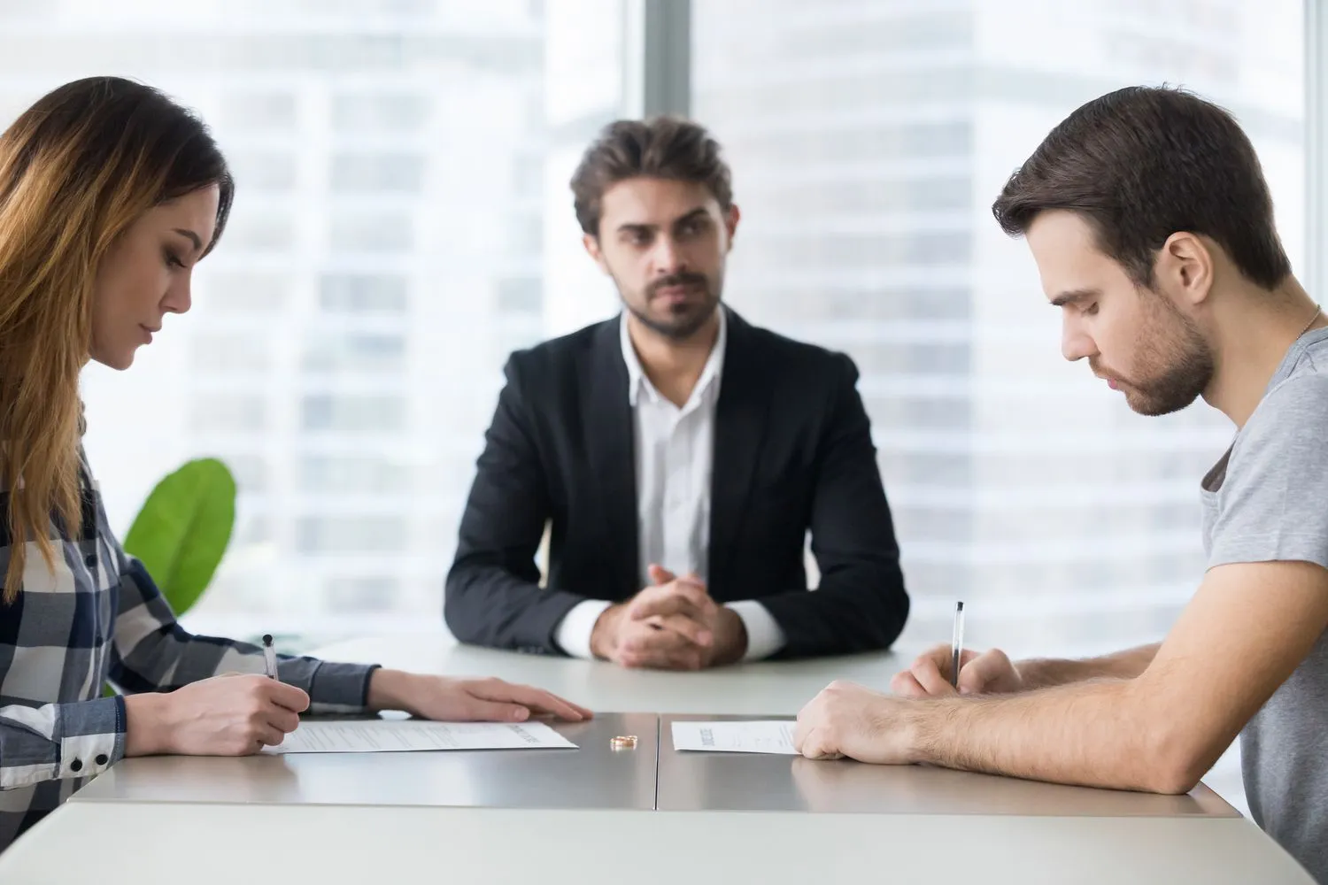 How EH Mediation Guides Couples Toward Fair and Balanced Outcomes Deal